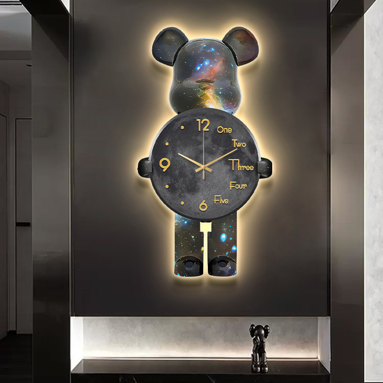 Đồng hồ treo tường decor gấu bearbrick
