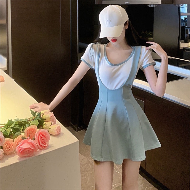 Set váy + áo thun ngắn thời trang hotgirl giá rẻ 2022 (váy xanh + áo trắng)